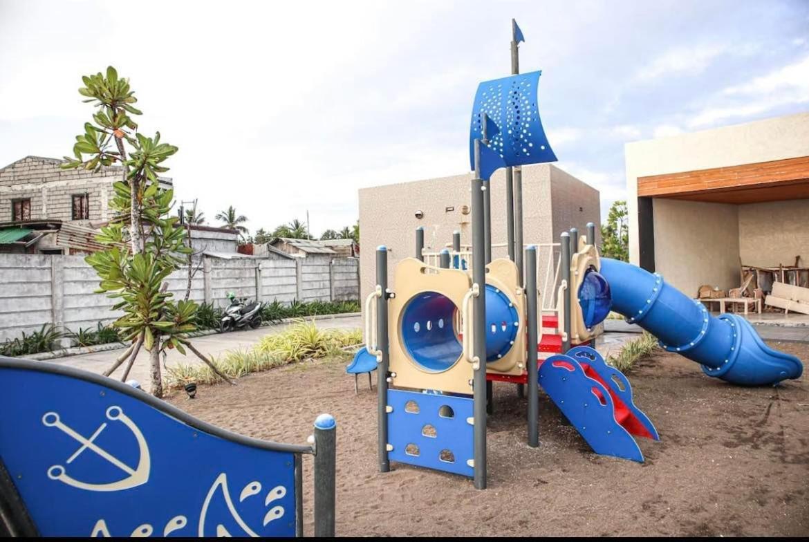 Seafront Residences Vacation Getaway 산 후안 외부 사진