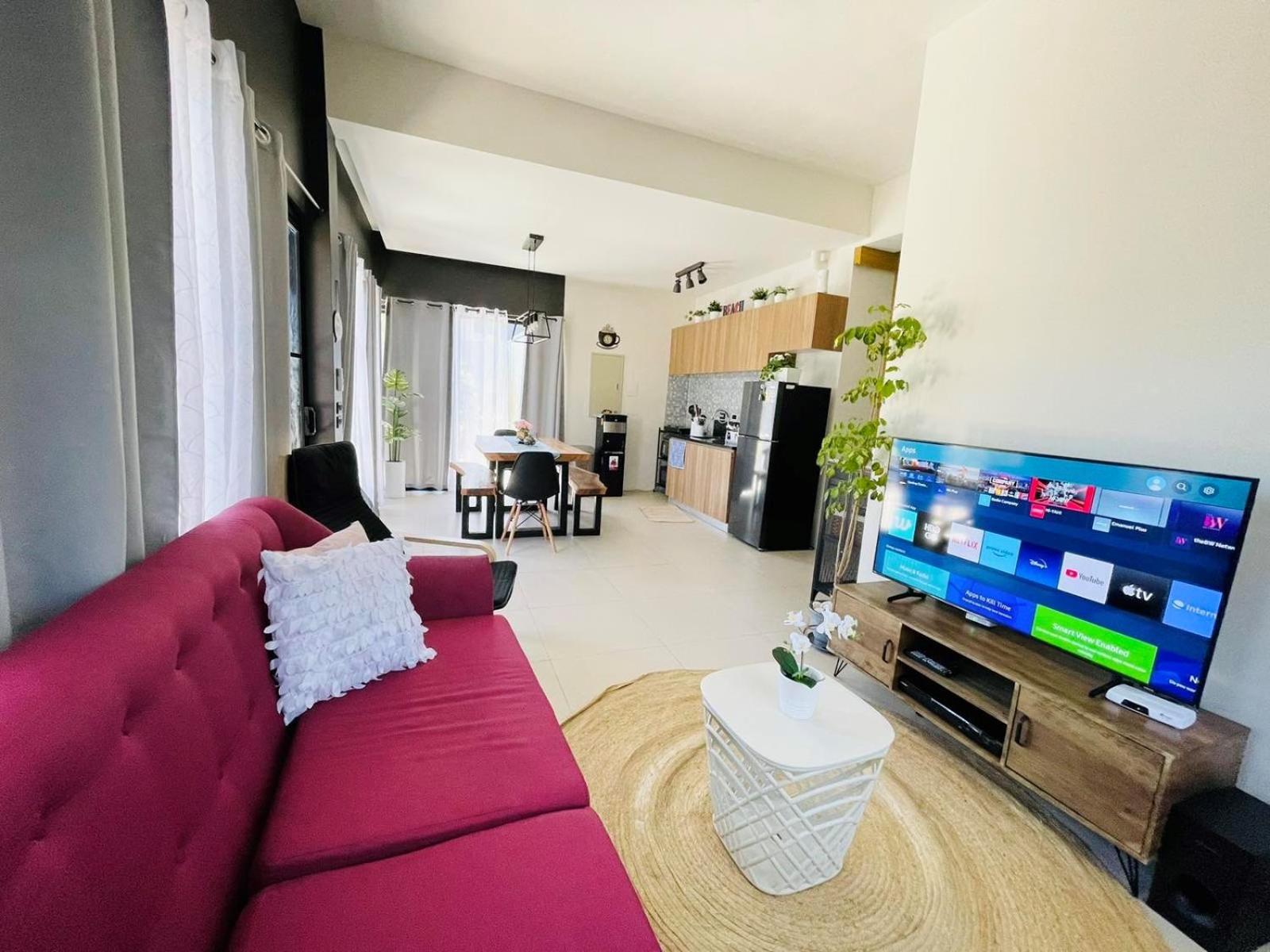 Seafront Residences Vacation Getaway 산 후안 외부 사진